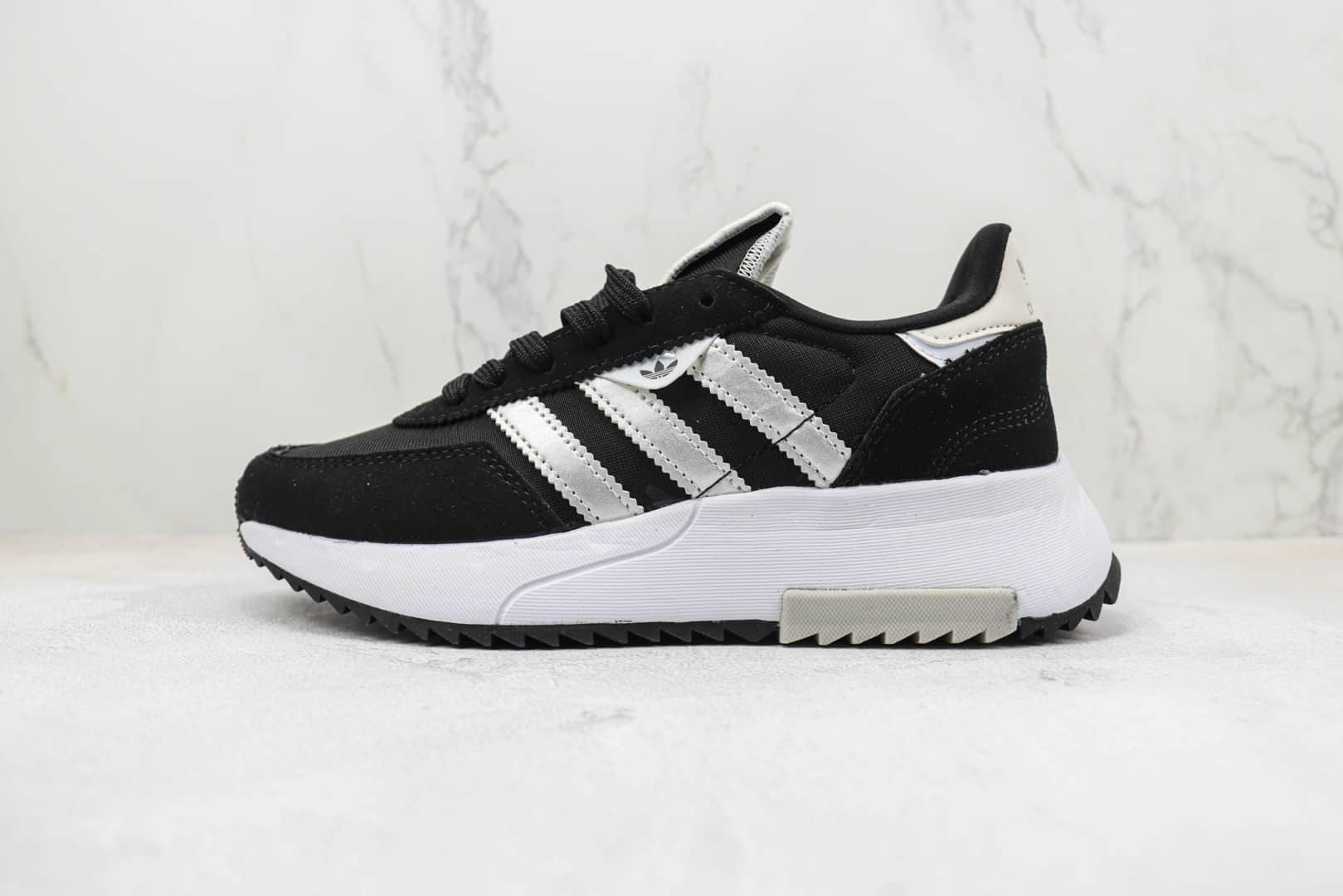 阿迪达斯adidas Retropy F2 W纯原版本黑白色复古跑鞋 莆田阿迪达斯货源 (ID:95749) - 图片1