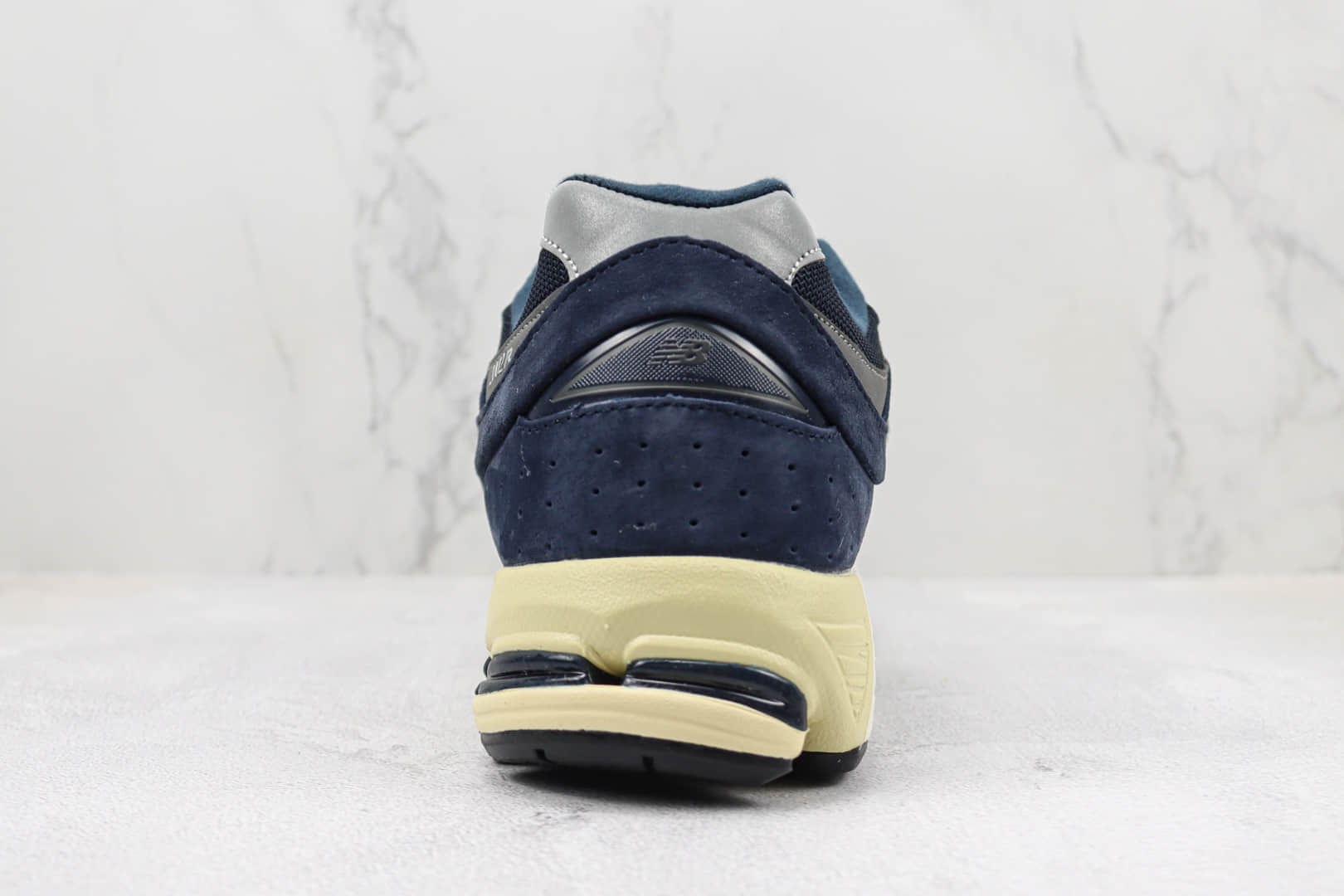新百伦New Balance 2002R纯原版本NB2002R墨蓝色复古跑鞋 莆田新百伦货源 货号：M2002RCA