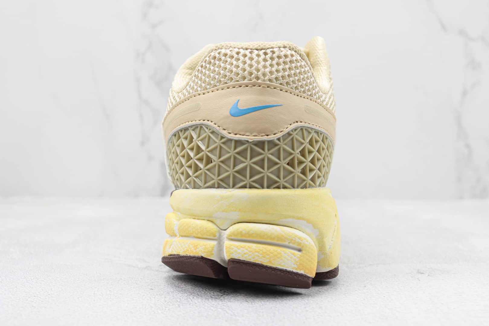 耐克Nike Zoom Vomero 5纯原版本佛莫罗5代复古运动鞋 莆田耐克系列货源 货号:FB8825-111