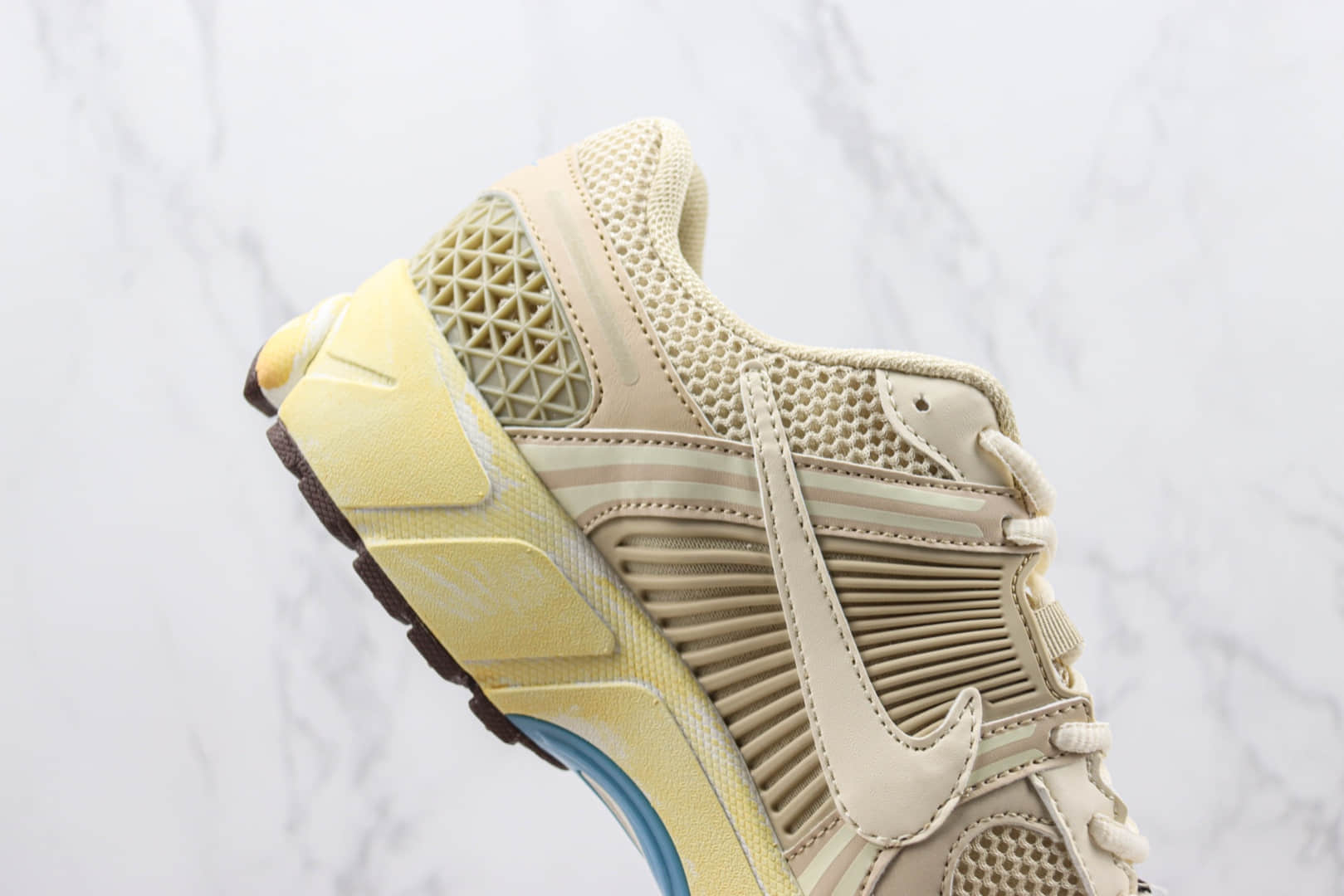 耐克Nike Zoom Vomero 5纯原版本佛莫罗5代复古运动鞋 莆田耐克系列货源 货号:FB8825-111
