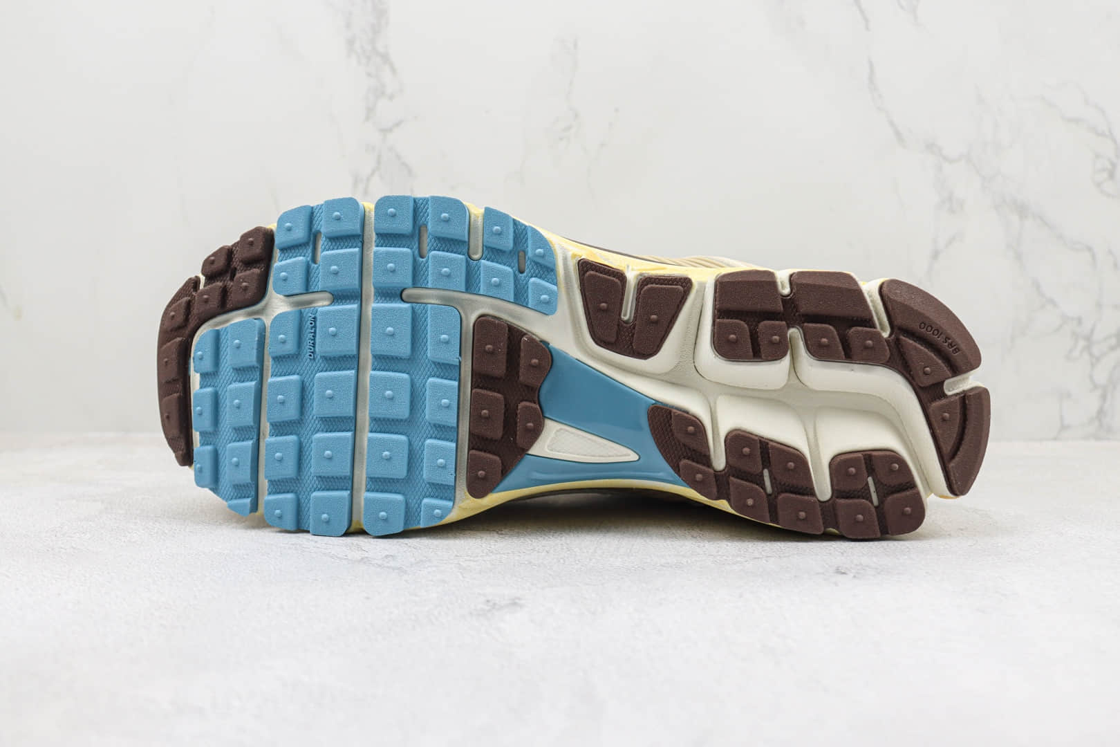 耐克Nike Zoom Vomero 5纯原版本佛莫罗5代复古运动鞋 莆田耐克系列货源 货号:FB8825-111