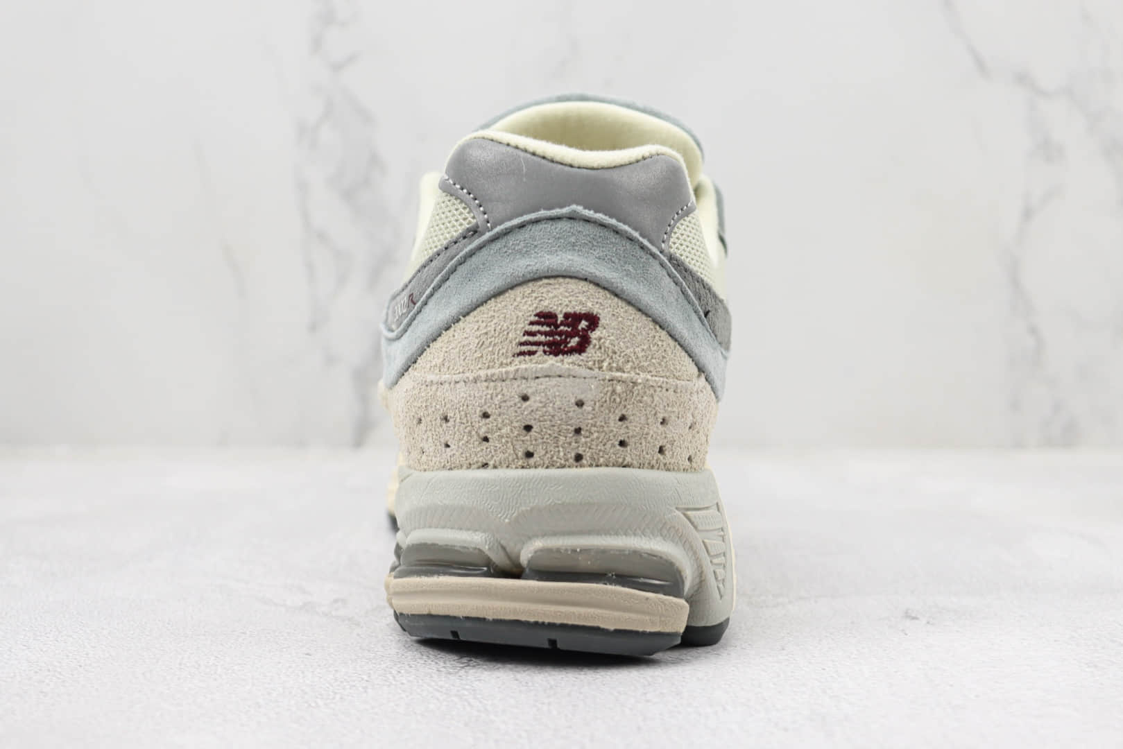 新百伦New Balance 2002R纯原版本NB2002R浅米灰色复古跑鞋 莆田新百伦货源 货号:M2002RLN