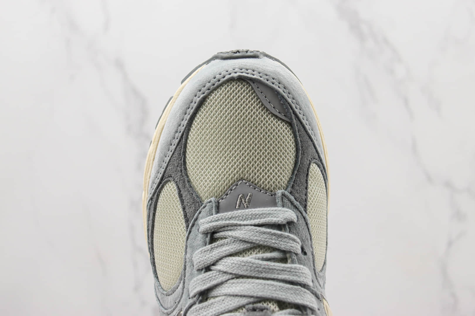 新百伦New Balance 2002R纯原版本NB2002R浅米灰色复古跑鞋 莆田新百伦货源 货号:M2002RLN