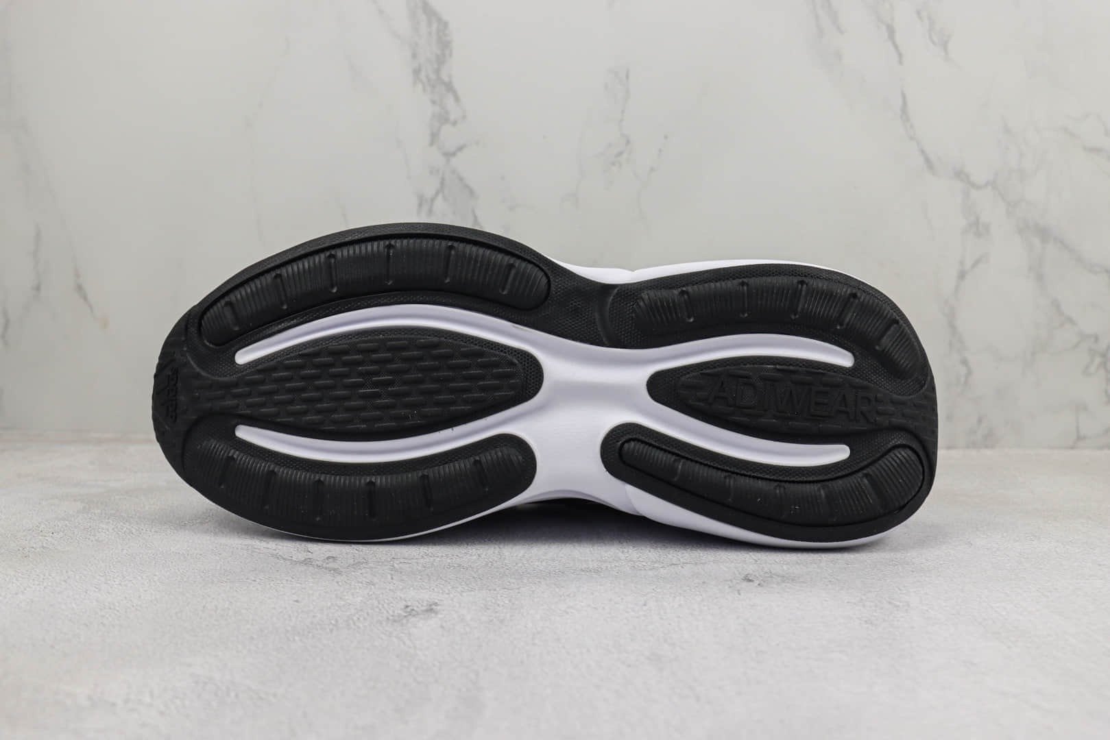 阿迪达斯adidas AlphaBounce Beyond纯原版本阿尔法白黑色爆米花跑鞋 莆田阿迪达斯货源 货号:HP6146