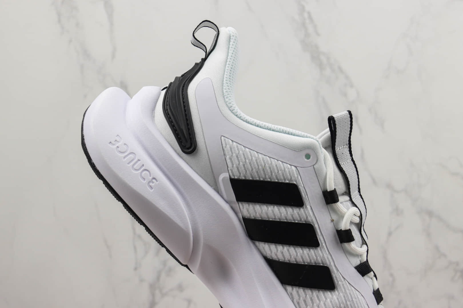 阿迪达斯adidas AlphaBounce Beyond纯原版本阿尔法白黑色爆米花跑鞋 莆田阿迪达斯货源 货号:HP6146