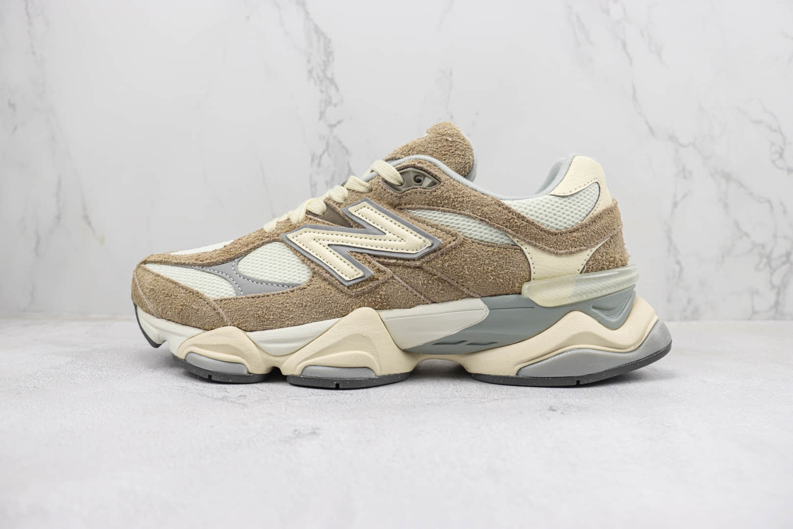 新百伦New Balance 9060纯原版本NB9060小象蹄咖色复古跑鞋 莆田新百伦货源 (ID:97582) - 图片1