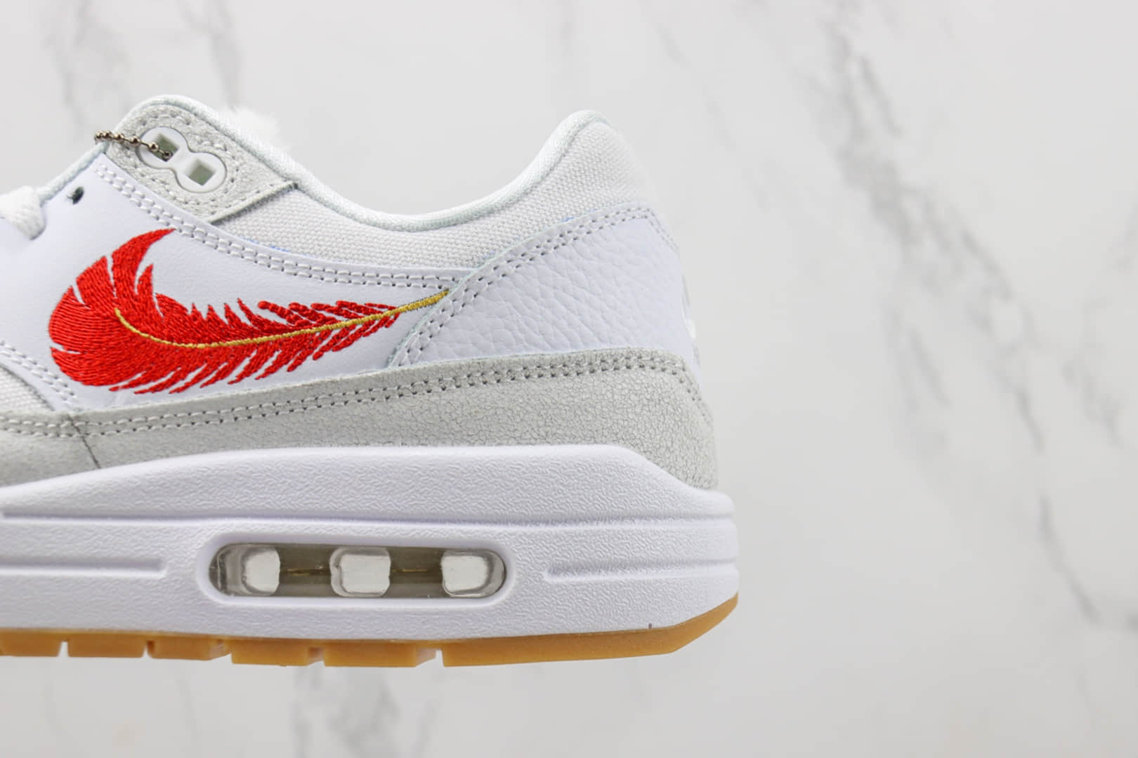 耐克Nike Air Max 1纯原版本Max1白红羽毛勾子半掌气垫复古跑鞋 莆田耐克货源 货号:FJ4451-100