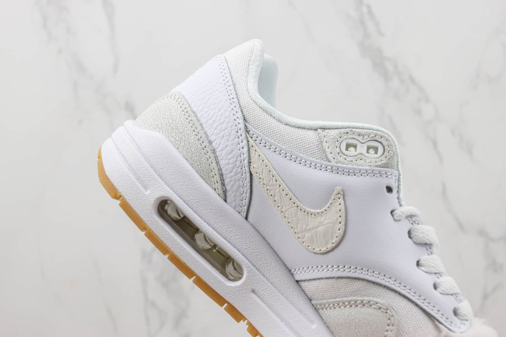 耐克Nike Air Max 1纯原版本Max1白红羽毛勾子半掌气垫复古跑鞋 莆田耐克货源 货号:FJ4451-100