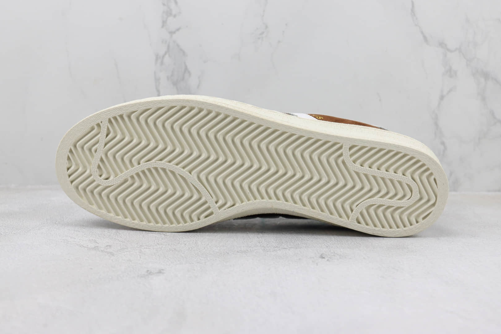 阿迪达斯BAPE x adidas Campus 80s纯原版本联名款三叶草深棕色星星板鞋 莆田阿迪达斯货源 货号:IF3379