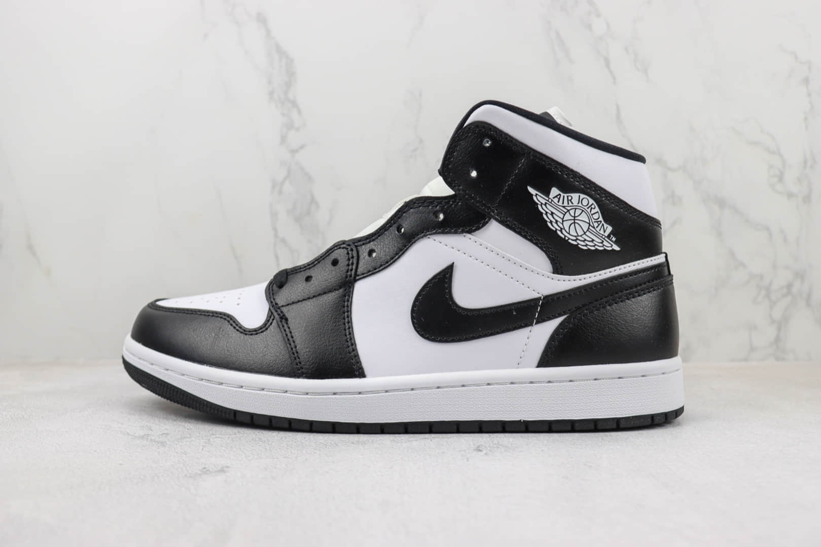 乔丹Air Jordan 1 Mid “Panda”纯原版本中帮AJ1黑白熊猫篮球鞋 莆田AJ货源 (ID:99578) - 图片1