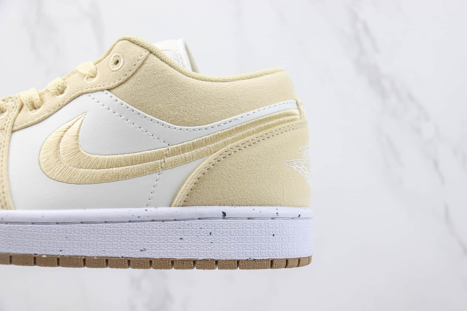 乔丹Air Jordan 1 Low纯原版本低帮AJ1米黄帆布刺绣板鞋 莆田AJ货源 货号:FN3722-701
