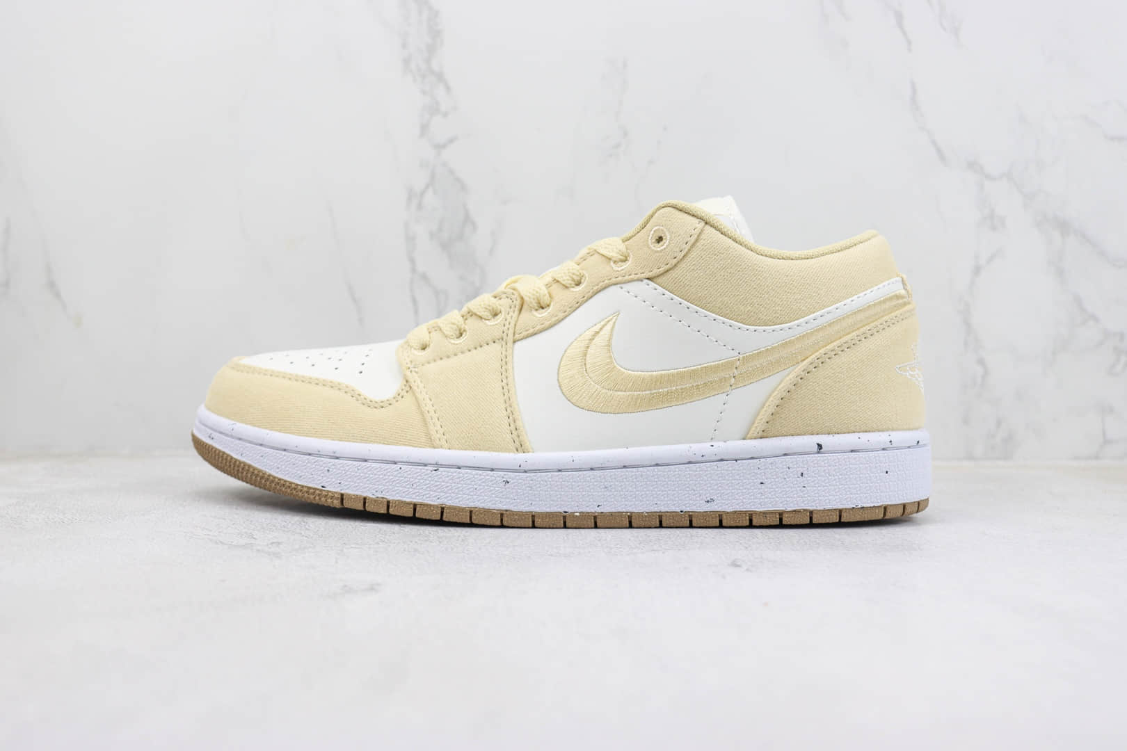 乔丹Air Jordan 1 Low纯原版本低帮AJ1米黄帆布刺绣板鞋 莆田AJ货源 货号:FN3722-701