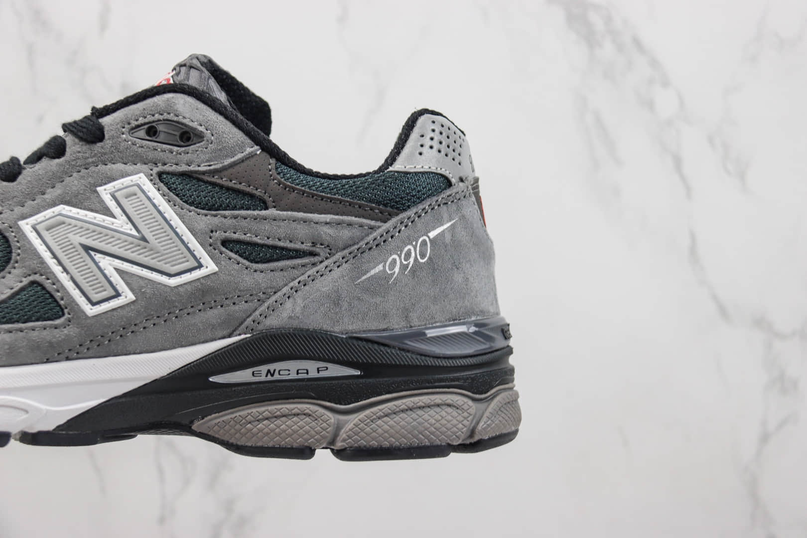新百伦United Arrows & Sons x New Balance 990V3纯原版本UA联名NB990V3炭灰色复古跑鞋 莆田新百伦货源 货号：M990UA3