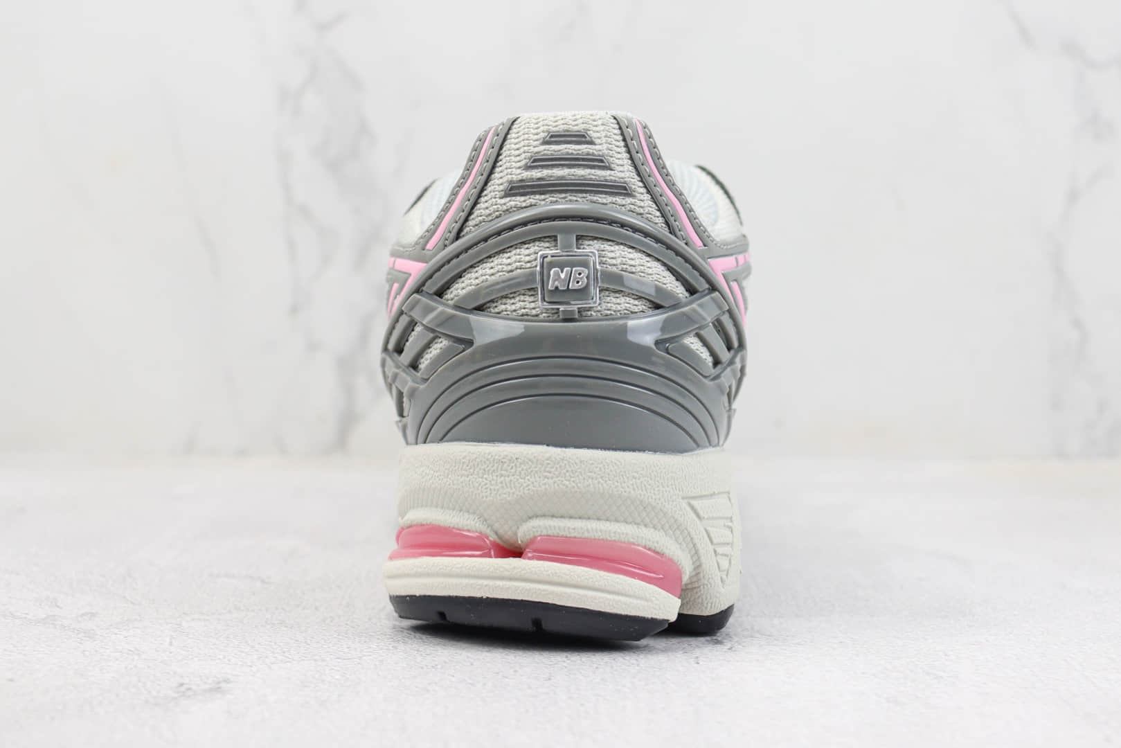 新百伦New Balance 1906纯原版本NB1906灰粉色复古跑鞋 莆田新百伦货源 货号:M1906RZP