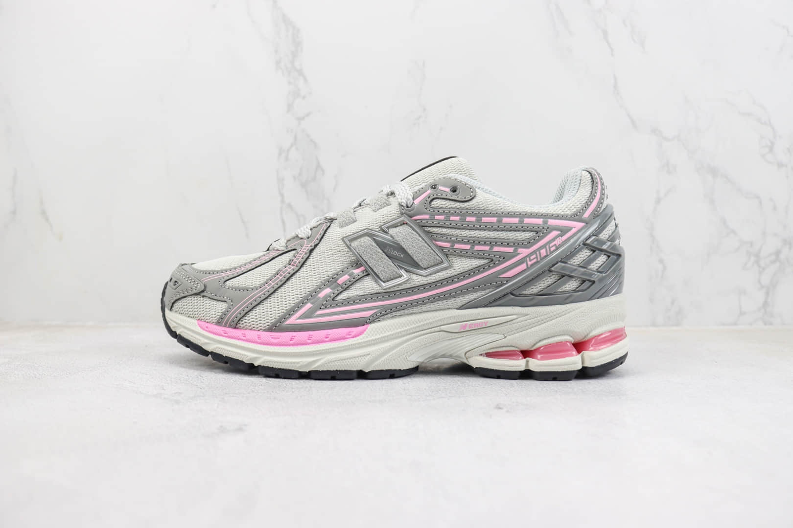 新百伦New Balance 1906纯原版本NB1906灰粉色复古跑鞋 莆田新百伦货源 货号:M1906RZP