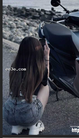 台湾小网美情侣私拍泄密 纯情台妹被男友掰腿猛* 绒毛***水横流 - 图片1