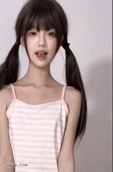 推特双马尾萝莉 **小鱼* 定制福利 白丝美腿展露蜜* **抽*表情俏皮 - 图片1